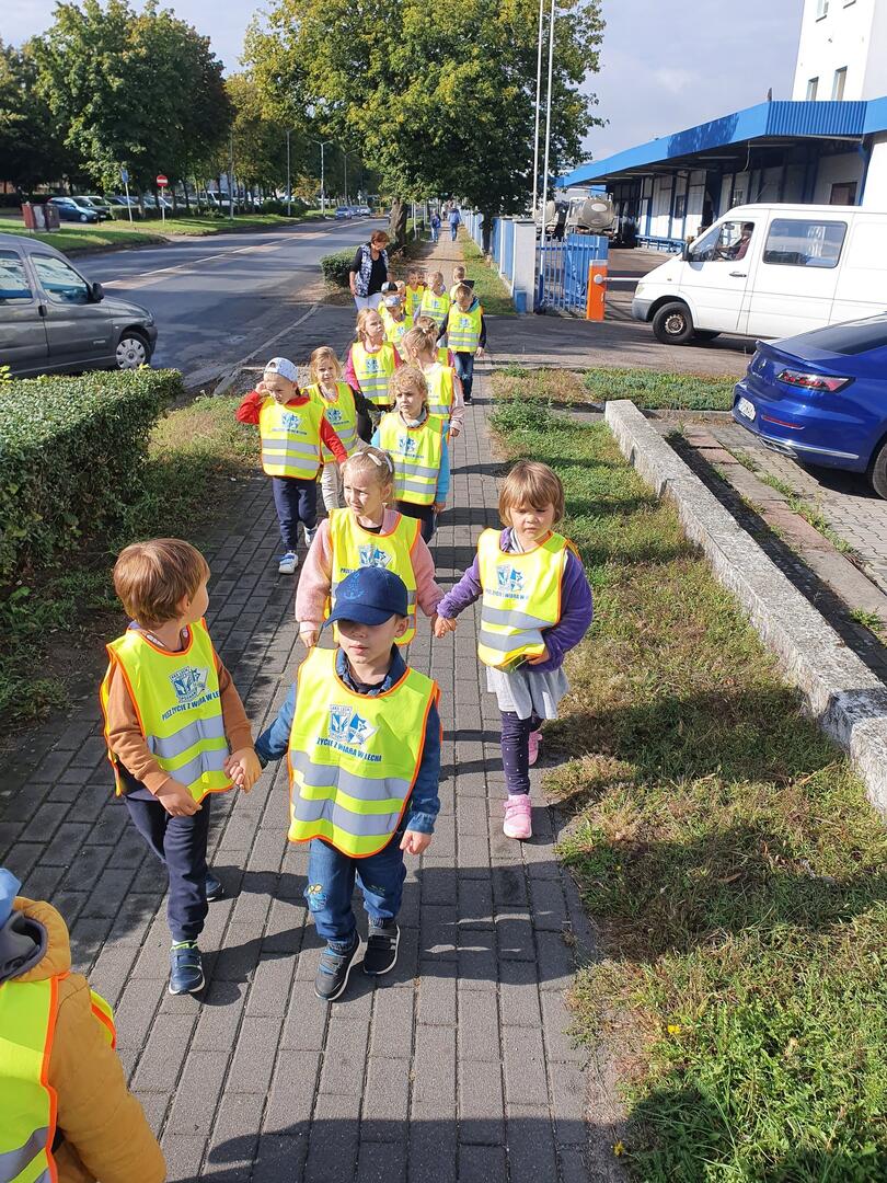 Uczymy Się Przechodzić Przez Ulicę Przedszkole Miejskie Nr 2 Im Jana Brzechwy 4211