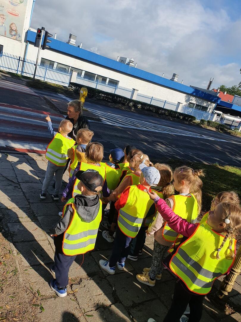 Uczymy Się Przechodzić Przez Ulicę Przedszkole Miejskie Nr 2 Im Jana Brzechwy 2630