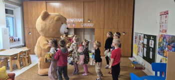 ec8a7949-c5bb-4bda-877b-623157d4f9ab