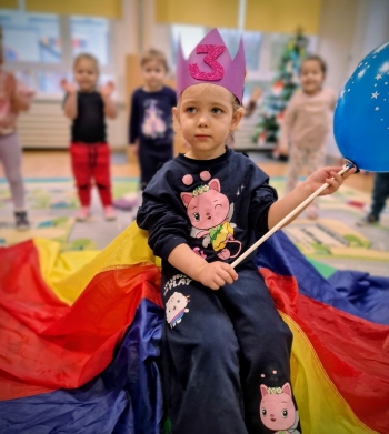 Screenshot_20251208_100320_Photos~2