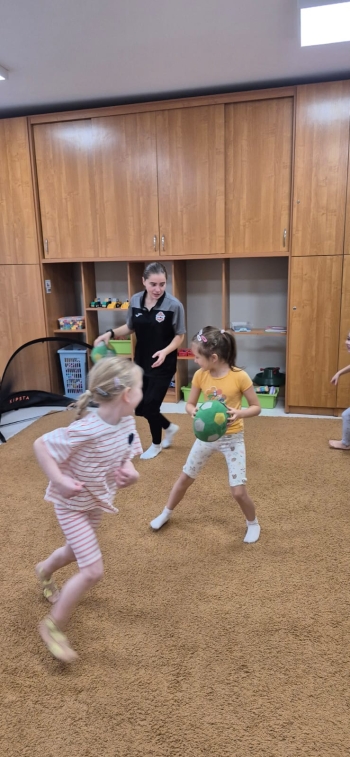 0b6c93a2-8886-4eaf-848c-bfdfeda13c67