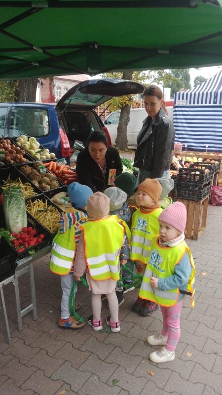 NA STRAGANIE W DZIEŃ TARGOWY 