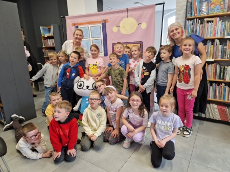 WARSZTATY Z KICIĄ KOCIĄ W MIEJSKIEJ BIBLIOTECE PUBLICZNEJ