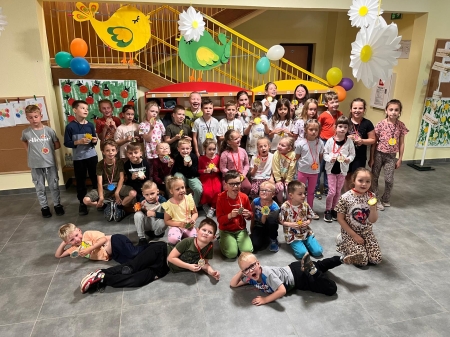 BAWIMY SIĘ NA SPORTOWO, CZYLI MINISPARTAKIADA PRZEDSZKOLNO-SZOLNA 
