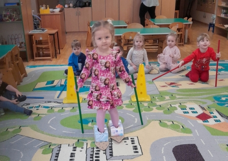 SZUSUJEMY NA NARTACH