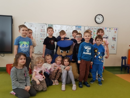 BEZPIECZNY PRZEDSZKOLAK - SPOTKANIE Z POLICJANTAMI