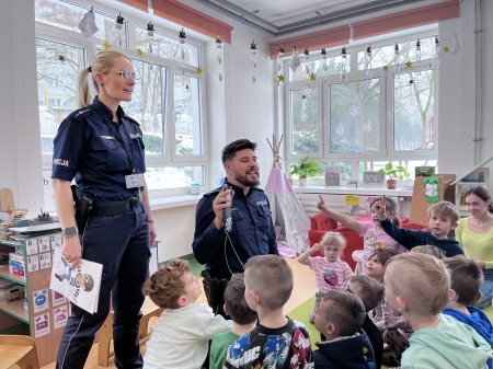 Spotkanie profilaktyczno-edukacyjne z funkcjonariuszami Komendy Powiatowej Polic